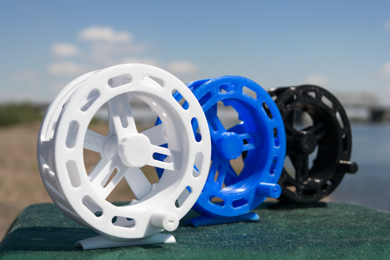 Trout - Plastic reel fly fishing casting Trout - Plastic reel fly fishing casting