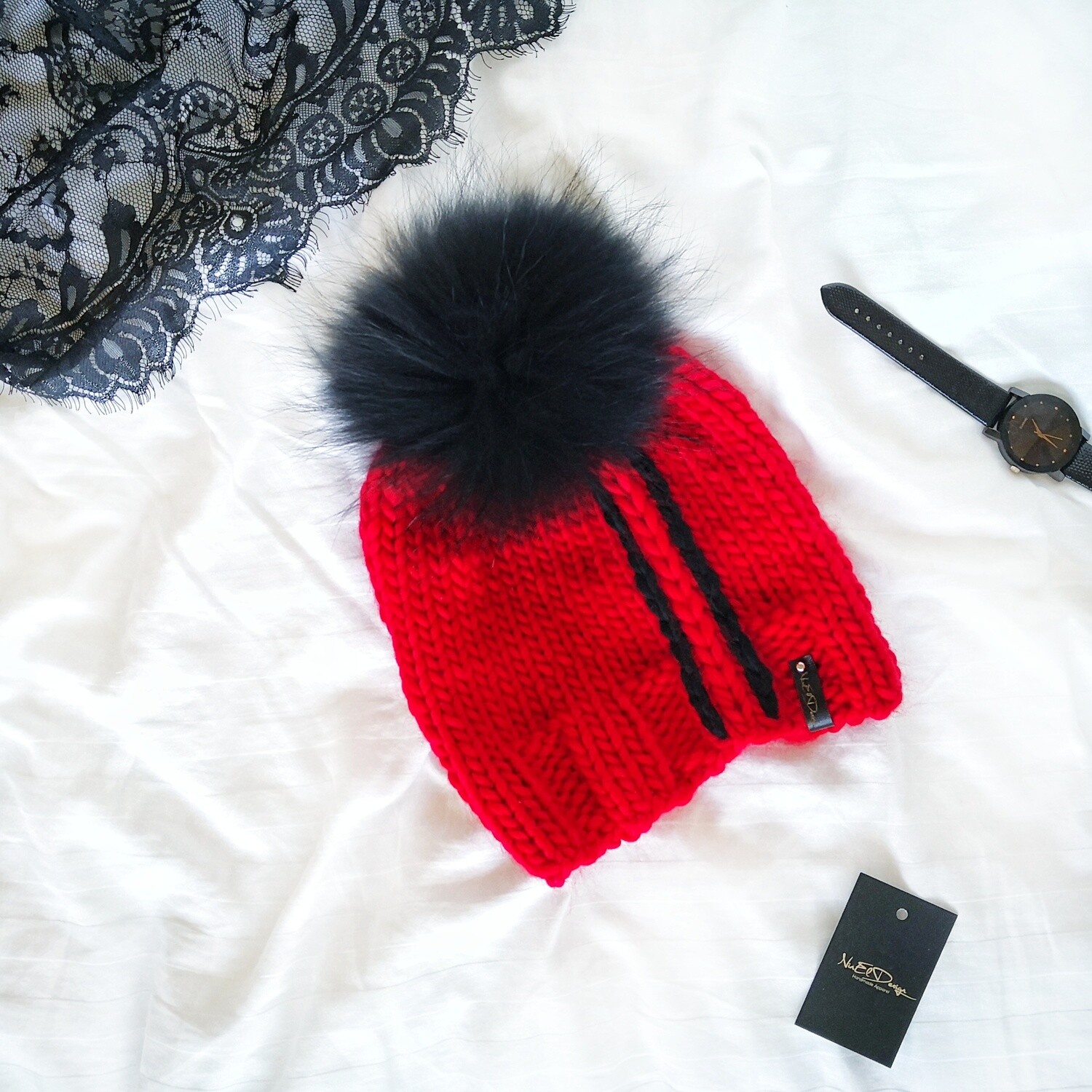 bobble hat with detachable bobble