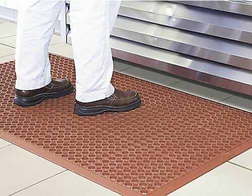 3 x 5' x 1/2" Slip-Resistant Mat