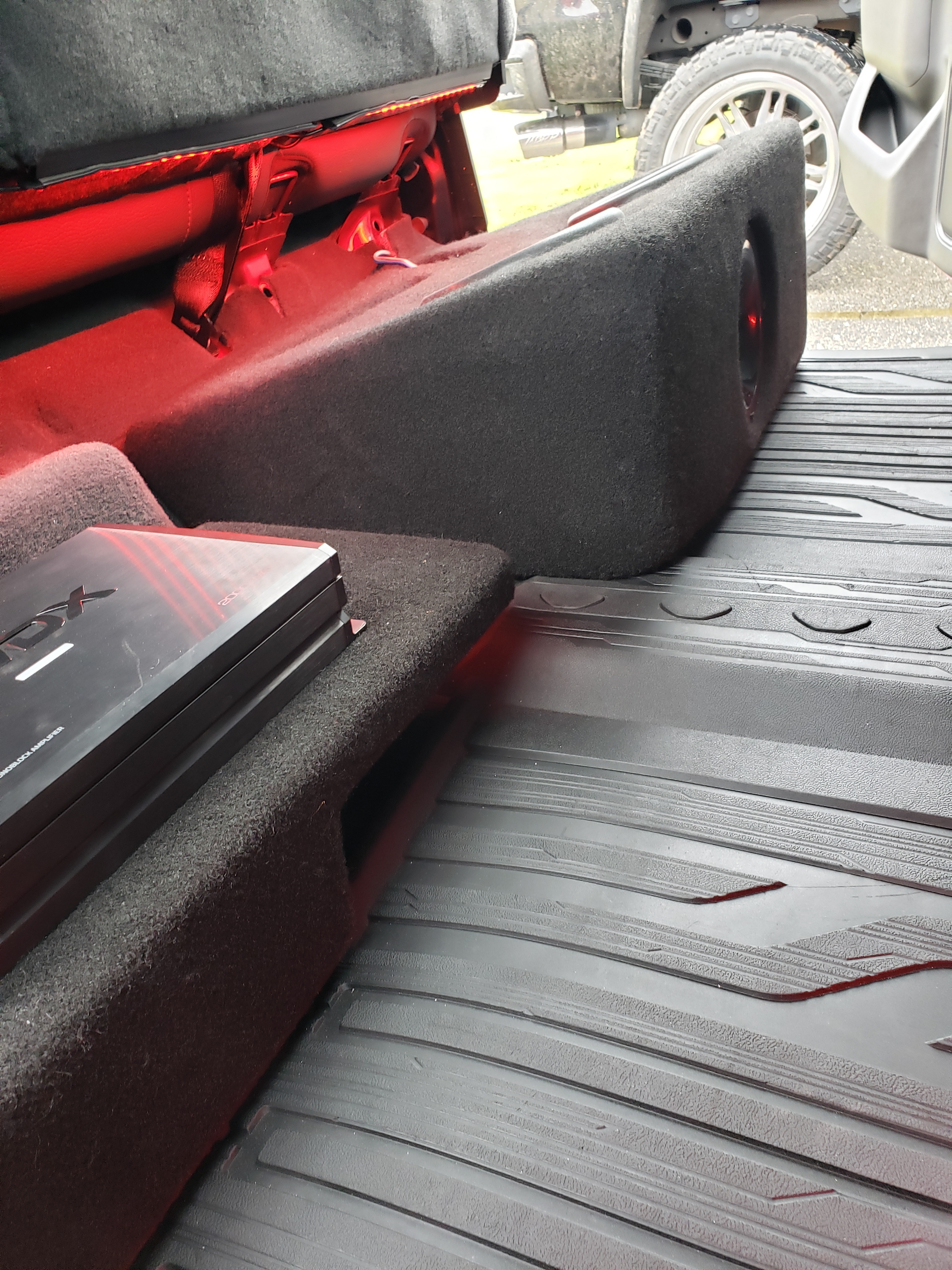 2019 chevy silverado subwoofer box