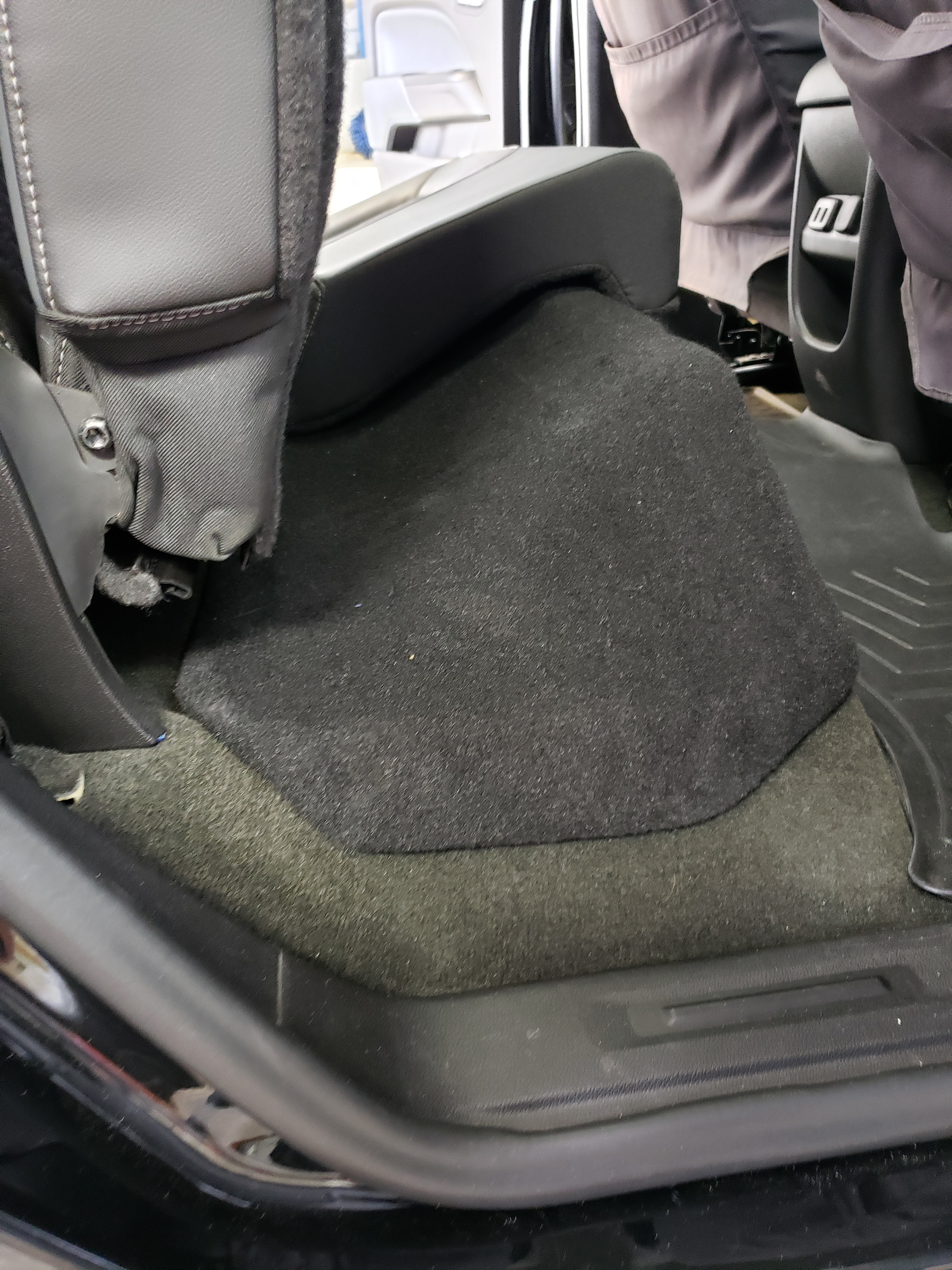 gmc canyon subwoofer