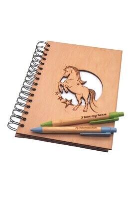 Notizbuch aus Holz mit Gravur „Pferd Star“
