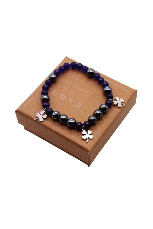 Glücksbringer-Armband aus Jade- und Hämatitperlen Glücksbringer-Armband aus Jade- und Hämatitperlen