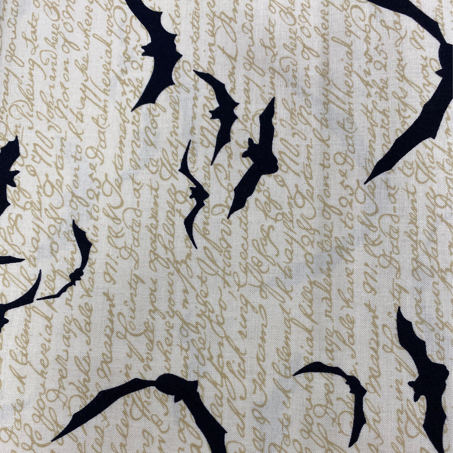 Makower 7744-L - Halloween - Cream Bats - Long Quarter (Width of Fabric By 25cm) - W13.4