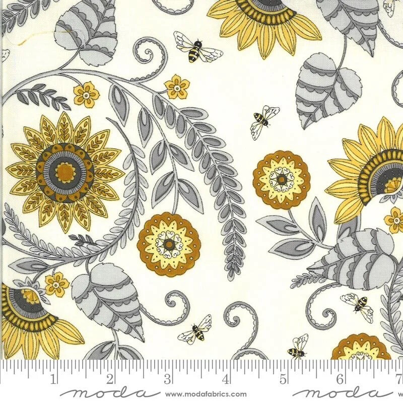 Deb Strain - Moda - Bee Grateful - Large Floral - 19961-11 - Parchment - W00.2