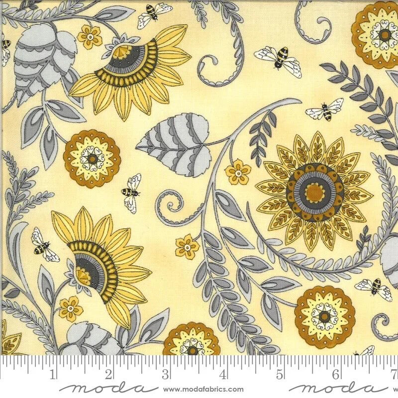 Deb Strain - Moda - Bee Grateful - Large Floral - 19961-12 - Honey - W00.2 &amp; W13.4
