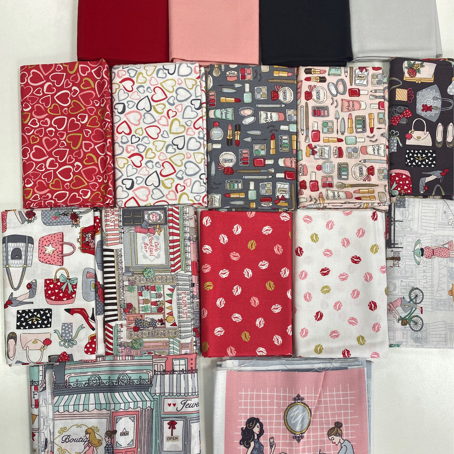Makower - Pamper Collection - 2 Panels, 4 Solids, 10 Co-Ordinating Fabrics - 1/2m Bundle - Pod08