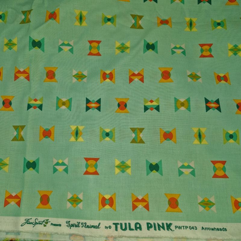 Tula Pink - Out Of Print - Spirit Animal - Arrow Heads - Green Pink - PWTP043 - Fat Quarter - Fab68