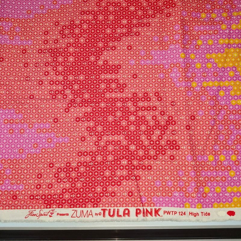 Tula Pink - Out Of Print - Zuma - High Tide - Pink - PWTP124 - Fat Quarter - Fab58