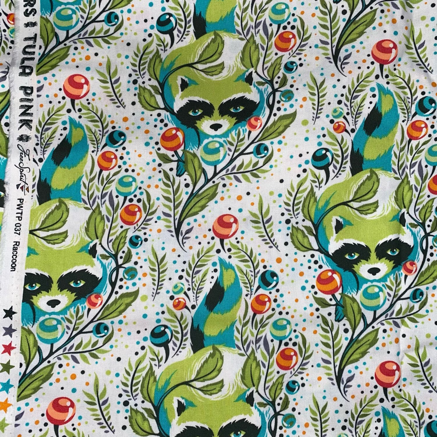 Tula Pink - Out Of Print - All Stars - Raccoon - White Green - PWTP037 - Long Quarter - Fab83