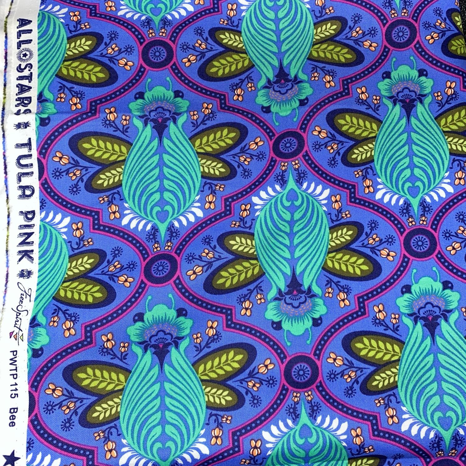 Tula Pink - Out Of Print - All Stars - Bee - Blue - PWTP115 - Fat Quarter - Fab84