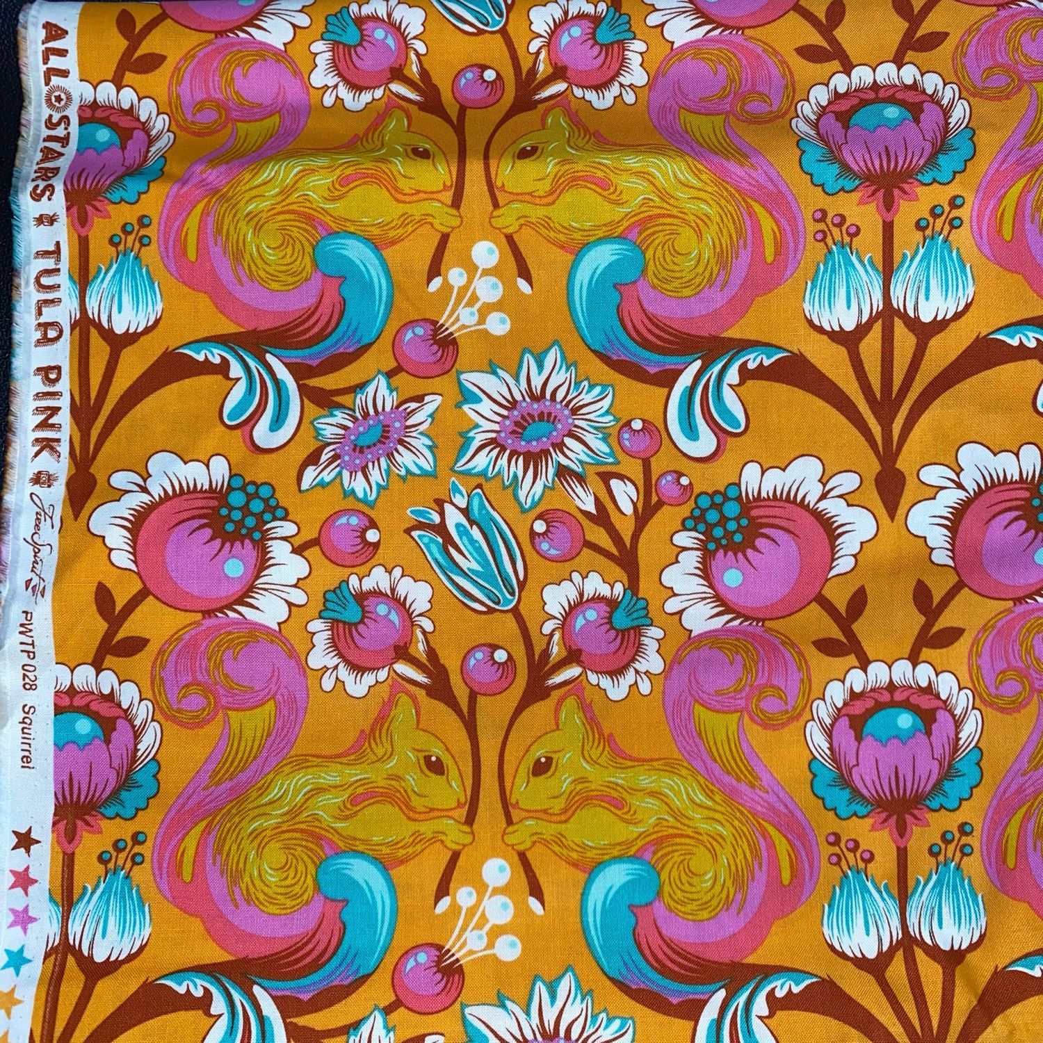 Tula Pink - Out Of Print - All Stars - Squirrel - Orange - PWTP028- Fat Quarter - Fab81