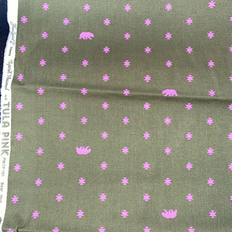 Tula Pink - Out Of Print - Spirit Animal - Bear Hug - Olive - PWTP101 - Fat Quarter - Fab73