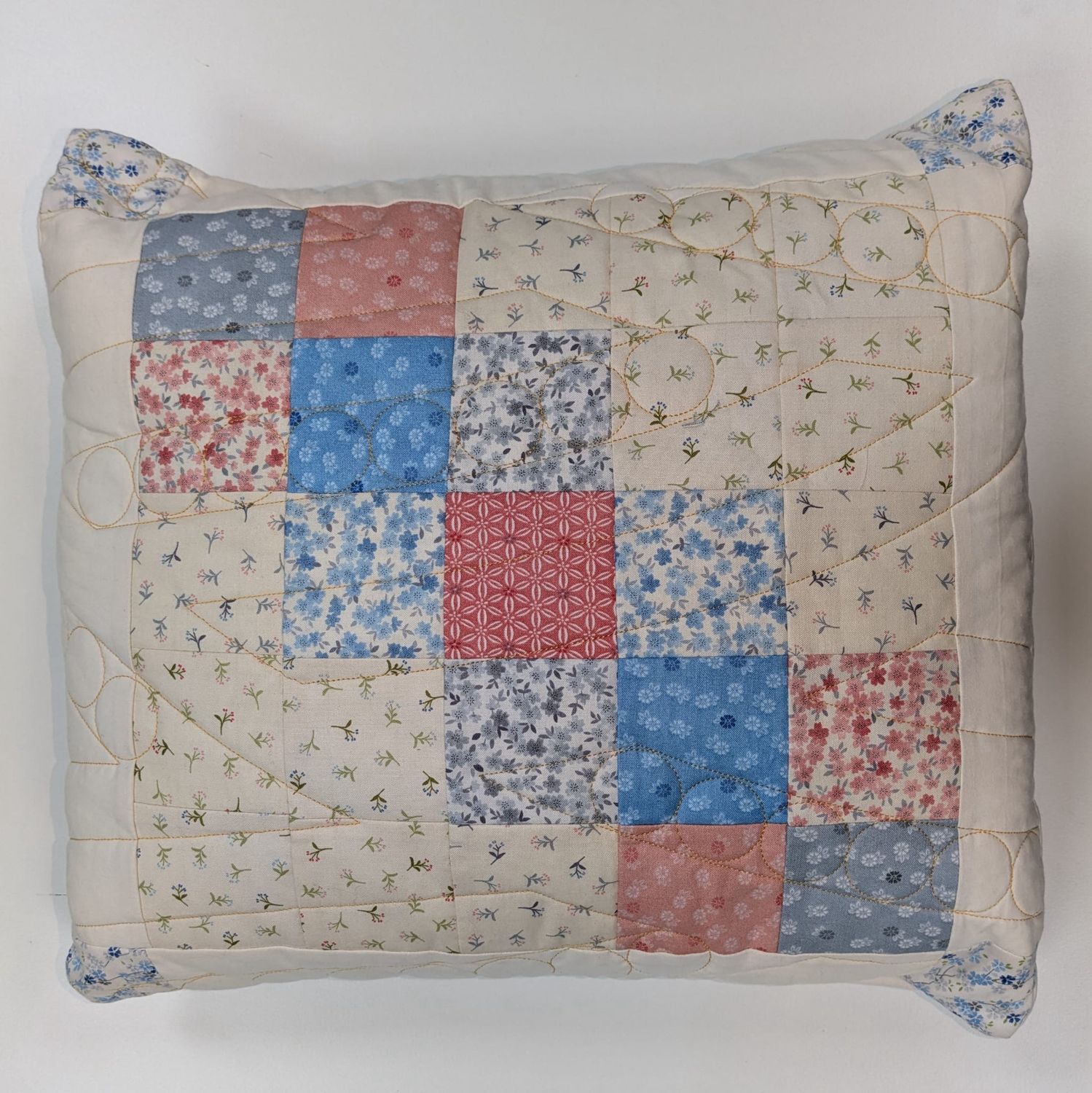 Vlieseline - Quilter’s Grid - Grid Cushion Kit - W00.1