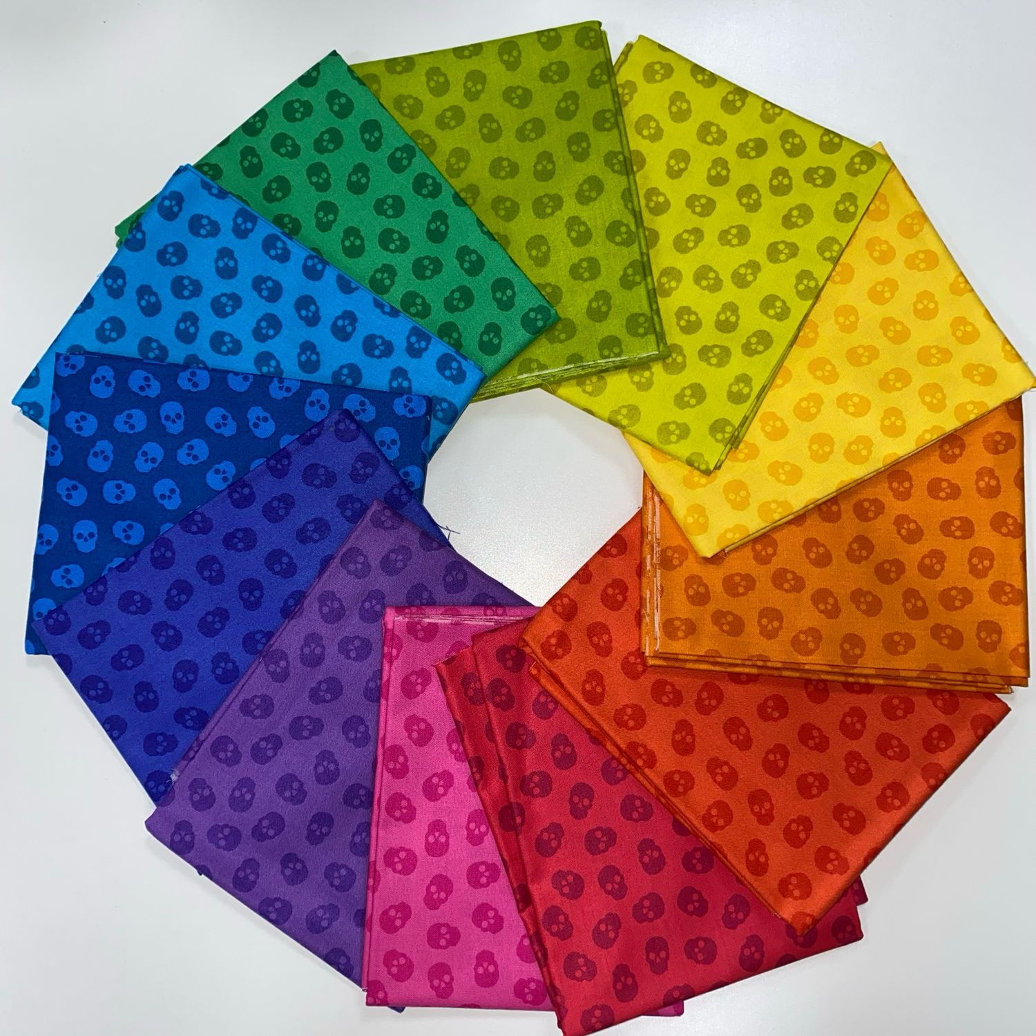 Andover Fabrics - Libs Elliott - Watcher - Fat Quarter Bundle - Pod01