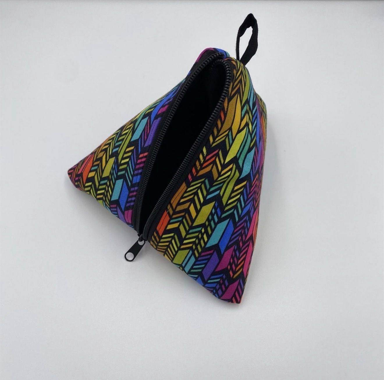 iQuilt Black Geometric Triangle Pod Sewing Kit