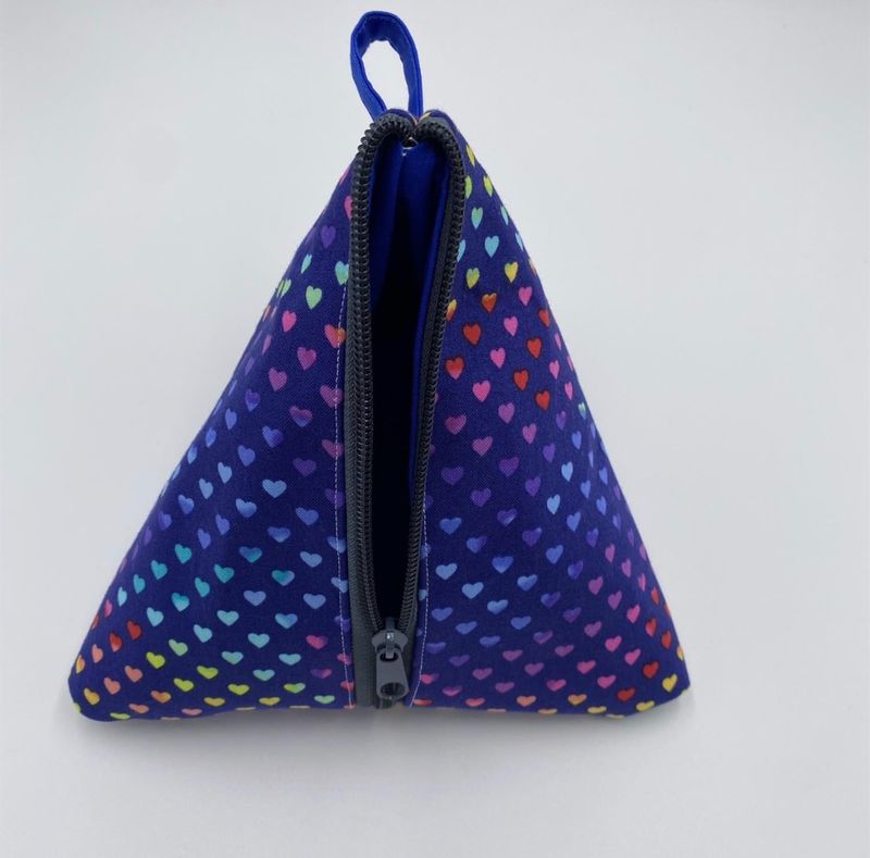 iQuilt Multi Blue Heart Triangle Pod Sewing Kit