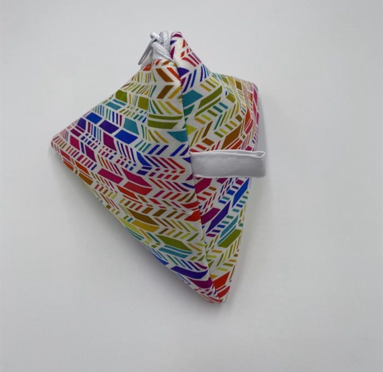 iQuilt White Geometric Triangle Pod Sewing Kit - Makes 2