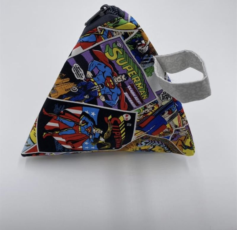 iQuilt Superman Fabric Triangle Pod Sewing Kit - Makes 2