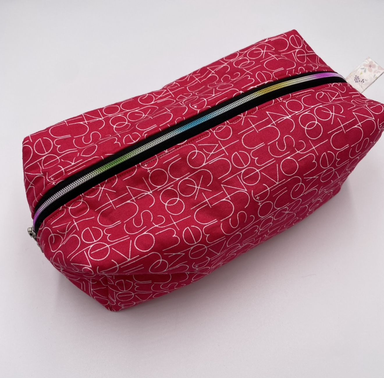 iQuilt Pink Alison Glass Fabric Makeup Bag Kit