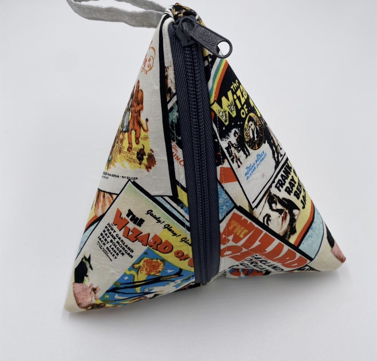 iQuilt Wizard of Oz Fabric Triangle Pod Sewing Kit - Makes 2