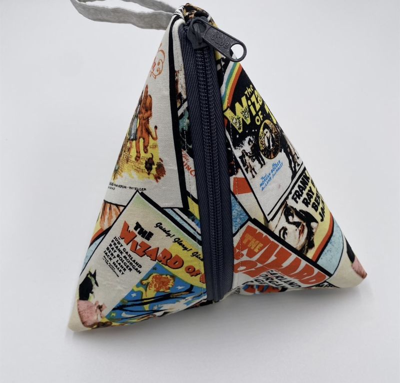 iQuilt Wizard of Oz Fabric Triangle Pod Sewing Kit - Makes 2