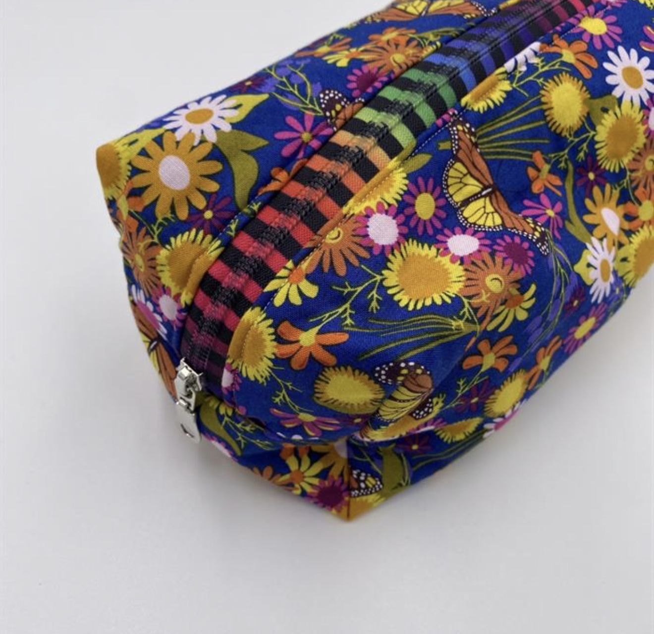 iQuilt Blue Alison Glass Fabric Makeup Bag Kit