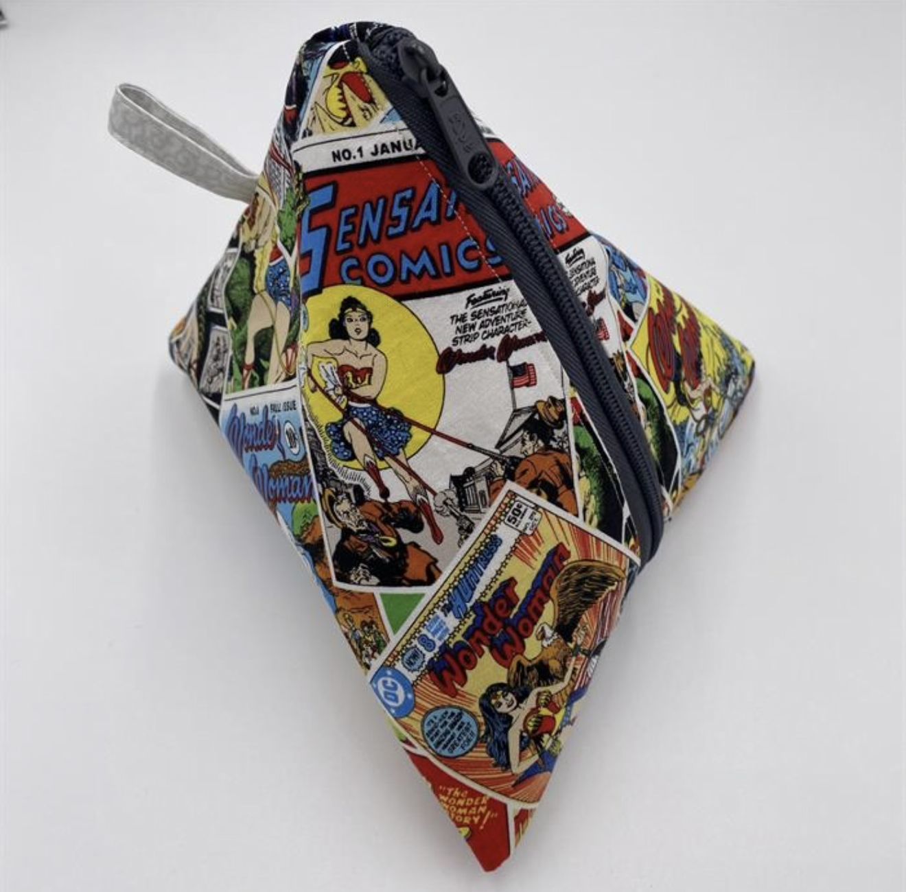 iQuilt Wonder Woman Fabric Triangle Pod Sewing Kit - Makes 2