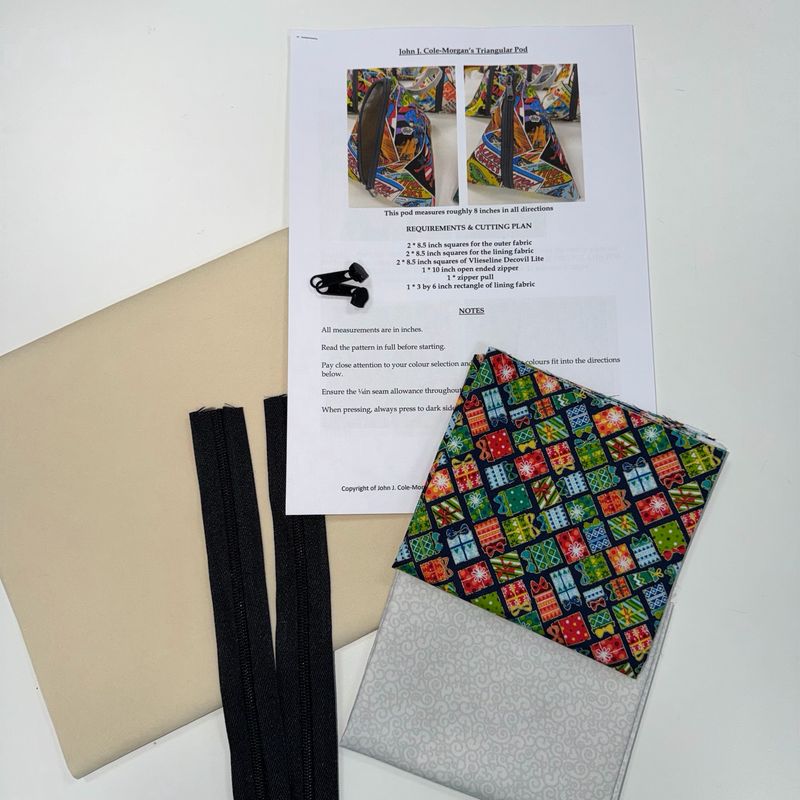 iQuilt Christmas Fabric Triangle Pod Sewing Kit - Makes 2 - W15