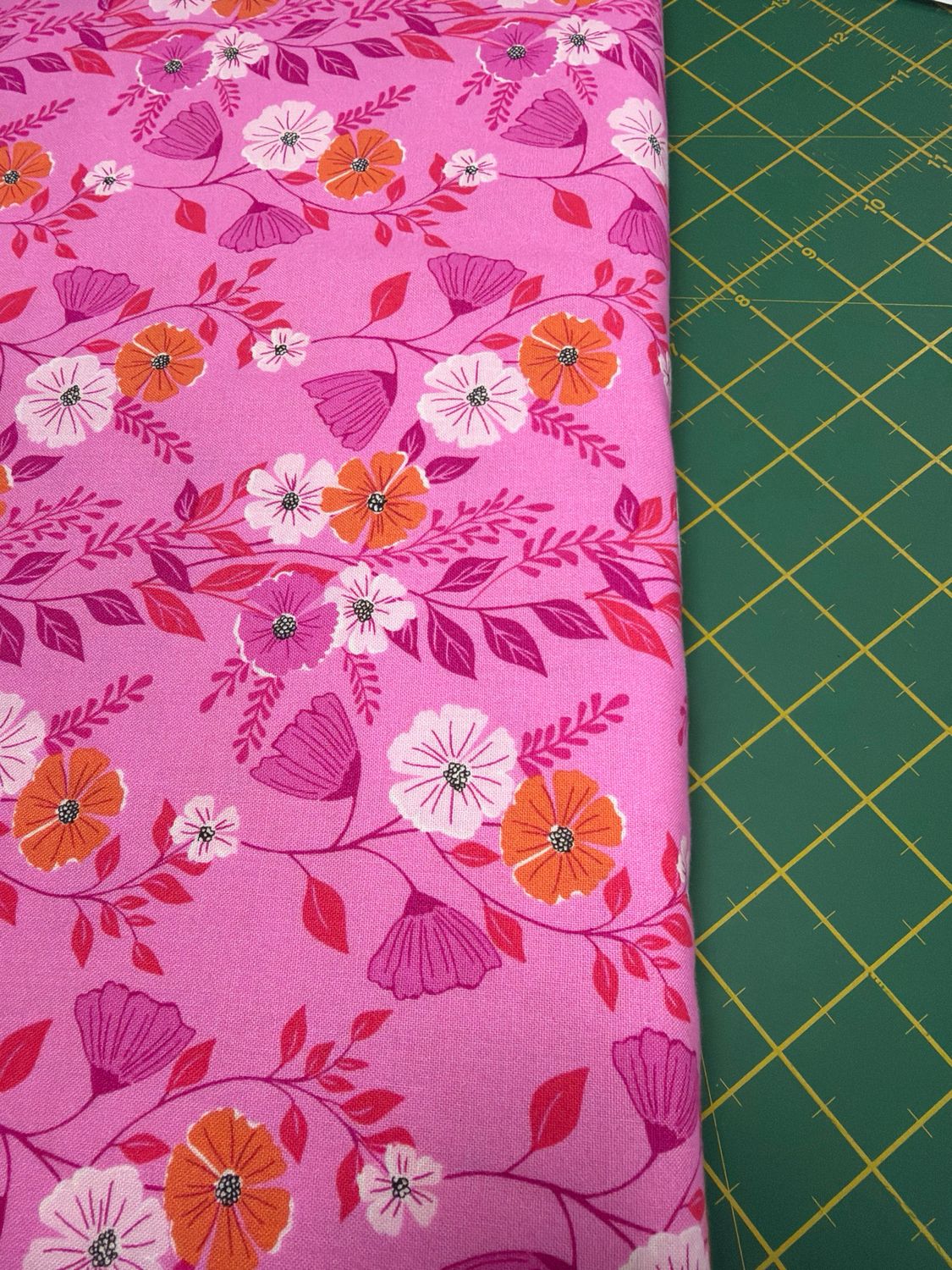 Makower - Stephanie Organes - Memories Unfolded - 1426-E - Martha’s Vineyard - Pink - 25cm By WoF - R1
