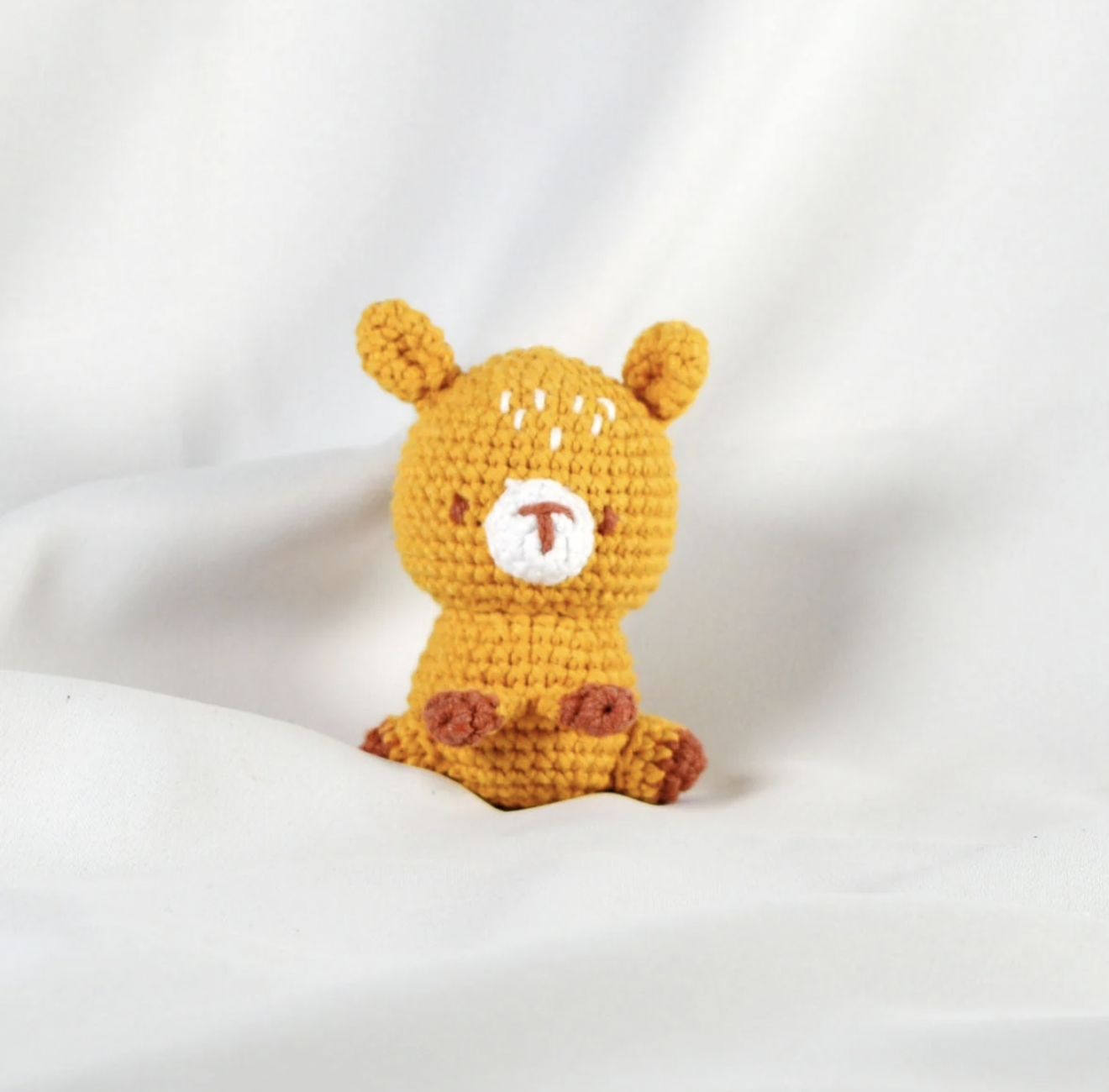 Hello Crafts - Knitty Critters - Pouch Pals - Toffee The Deer - KC1044 - Amigurumi Crochet Kit - UndBrd