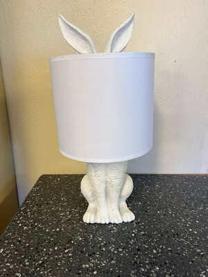 Hiding Rabbit Table Lamp In White.