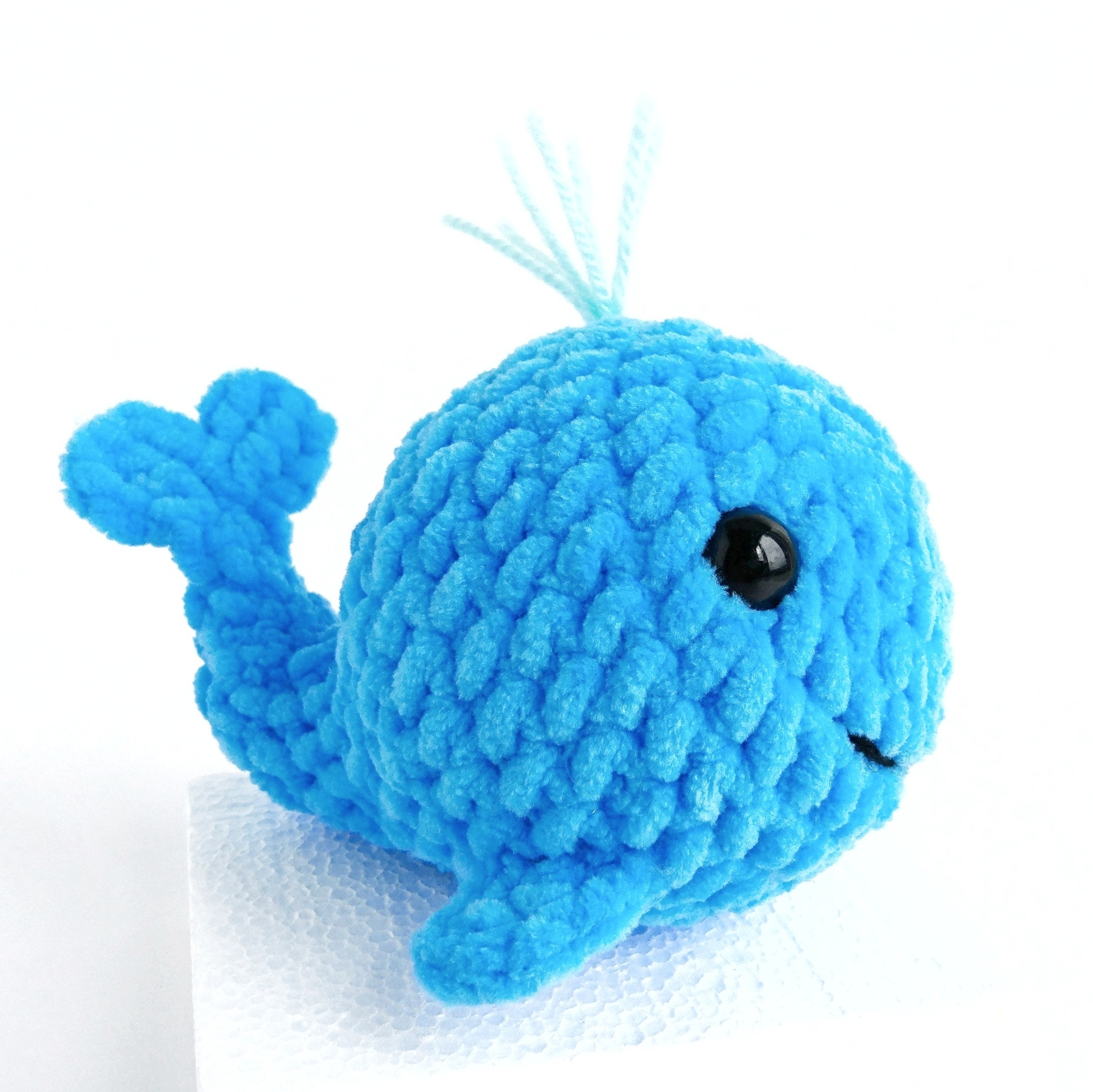 амигуруми кит. кит вязаный крючком. кит амигуруми. амигуруми кит. дельфин амигуруми.