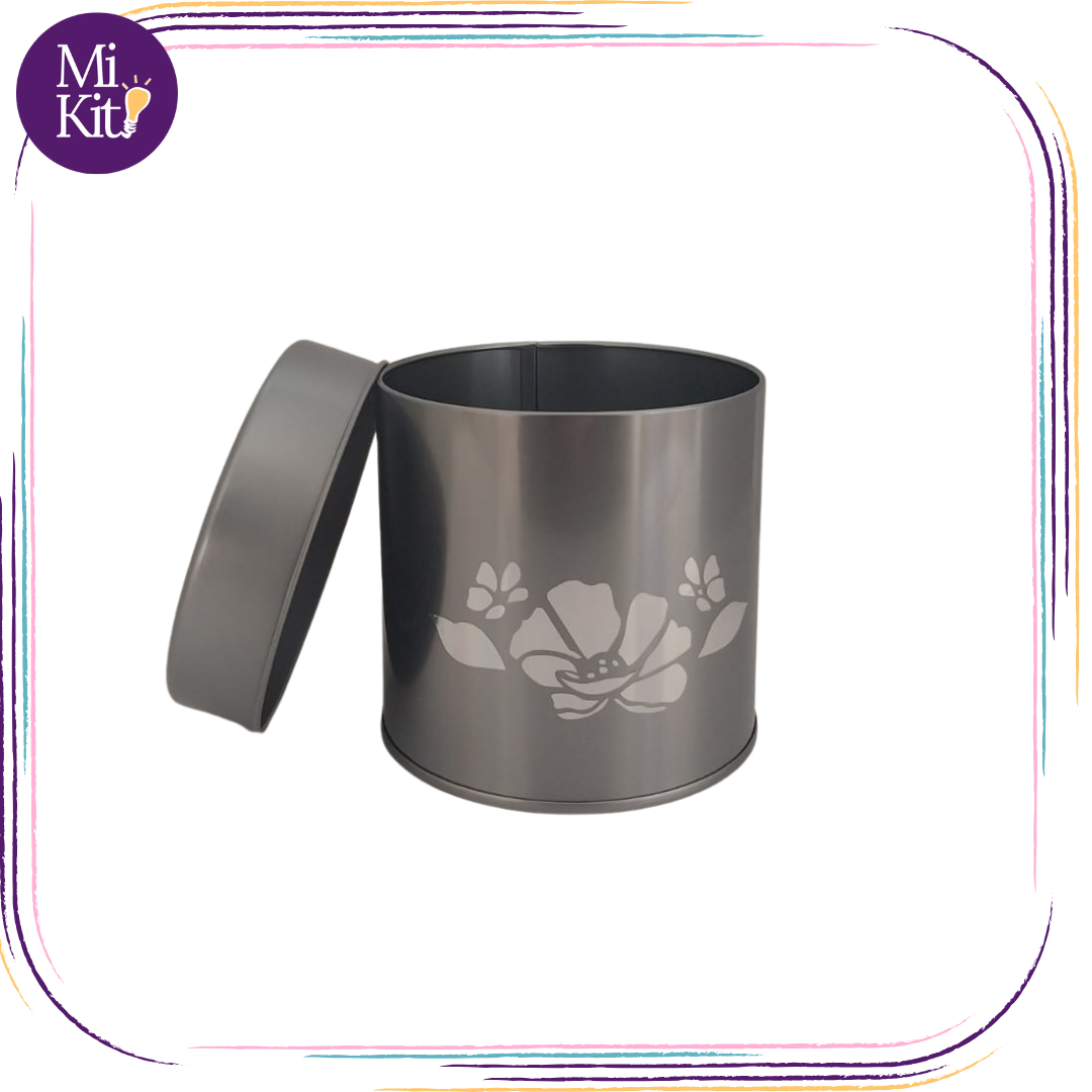Recipiente metálico 22 oz. con tapadera flores plateadas