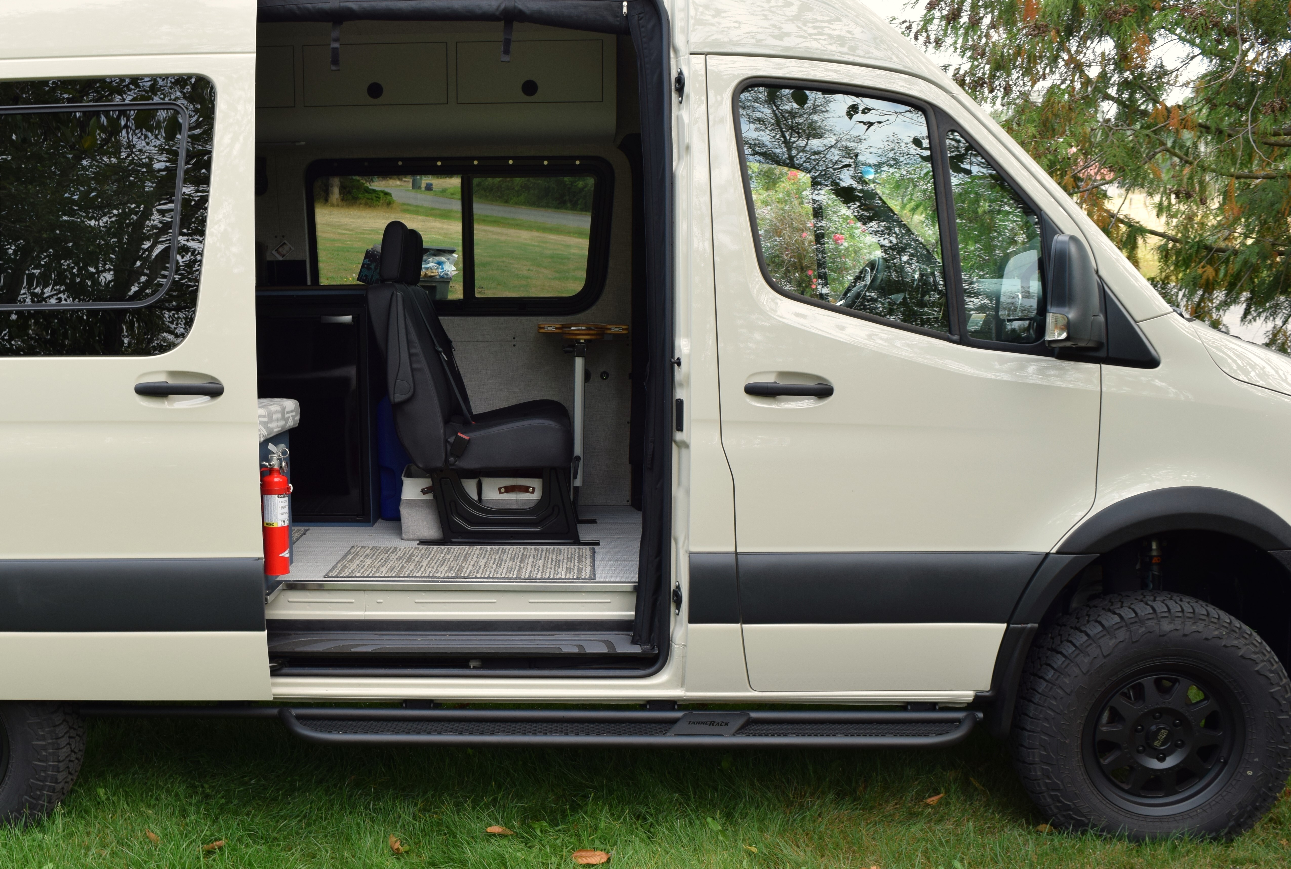 Side Step Nerf Bars, Sprinter