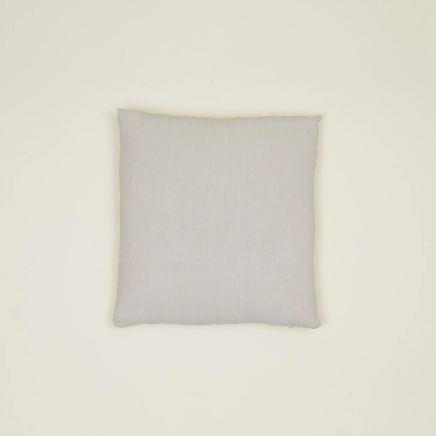 HNY Simple Linen 18" x 18" Throw Pillow - Light Grey
