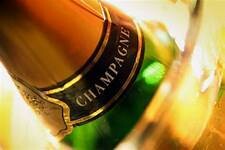 une bouteille de champagne