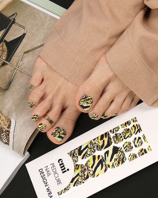 Pedicure nail wraps #6 Hunting season