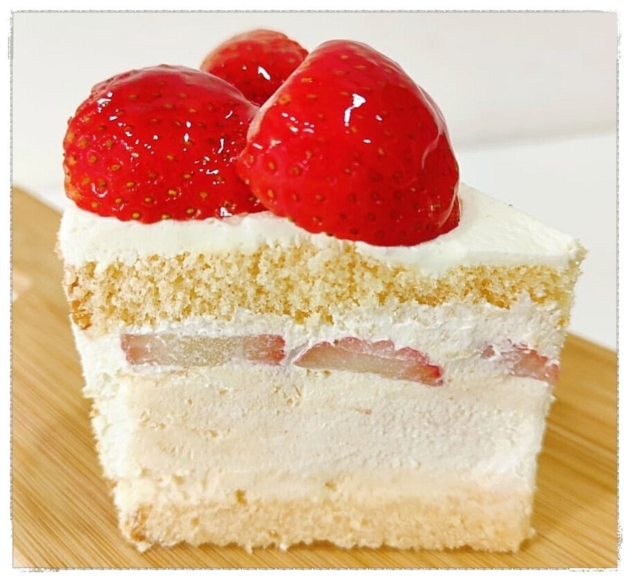Strawberry Souffle (2 Slices) Strawberry Souffle (2 Slices)