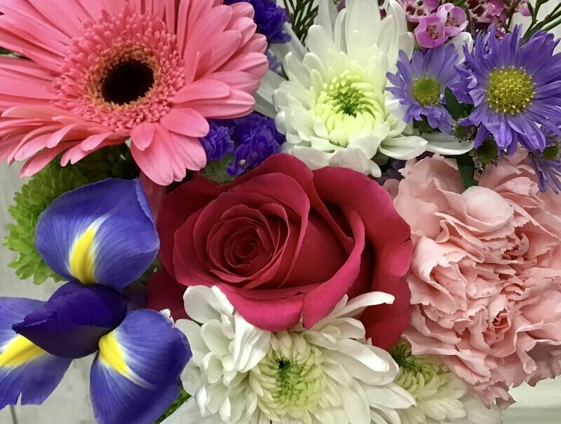 DELUXE Designer’s Choice Arrangement in PINKS, WHITES, AND PURPLE COLORS- Item #WFEBT-9010
