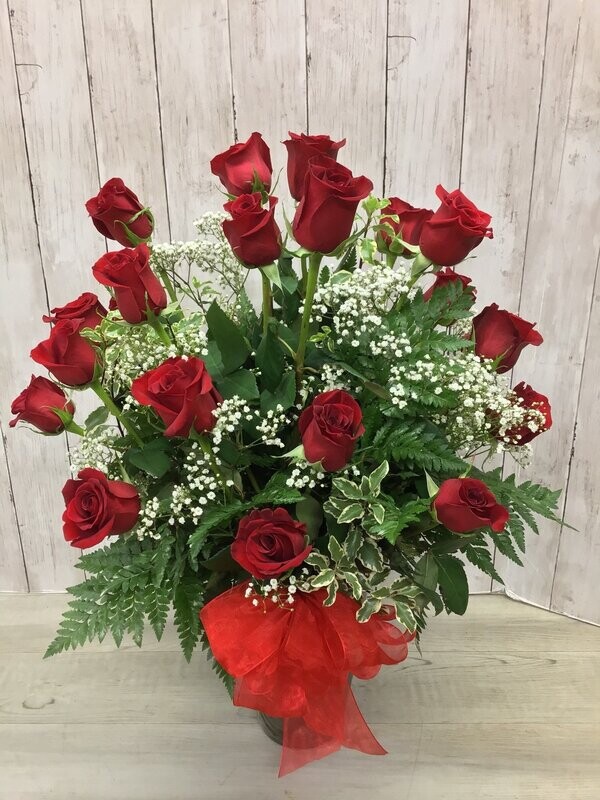 "Isn't it Romantic" TWO DOZEN Roses WFEBT #3