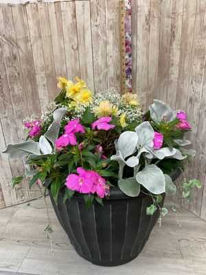 Extra Large Outdoor planter for SHADE ***Colors and Flowers WILL Vary*** Item #WFEBT-450