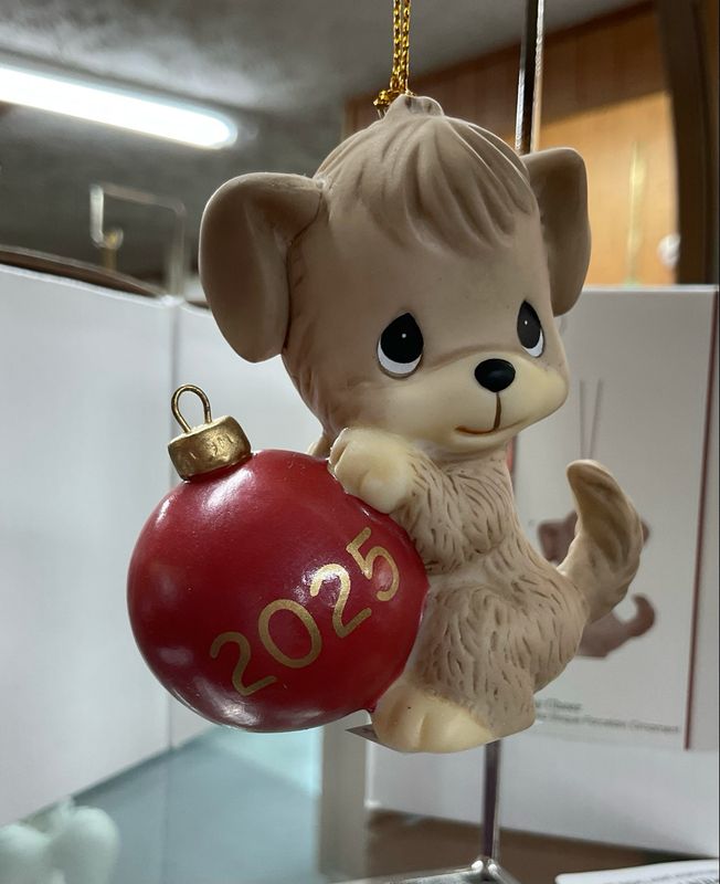 Precious Moment 2025 “Howl-iday Cheer” Ornament