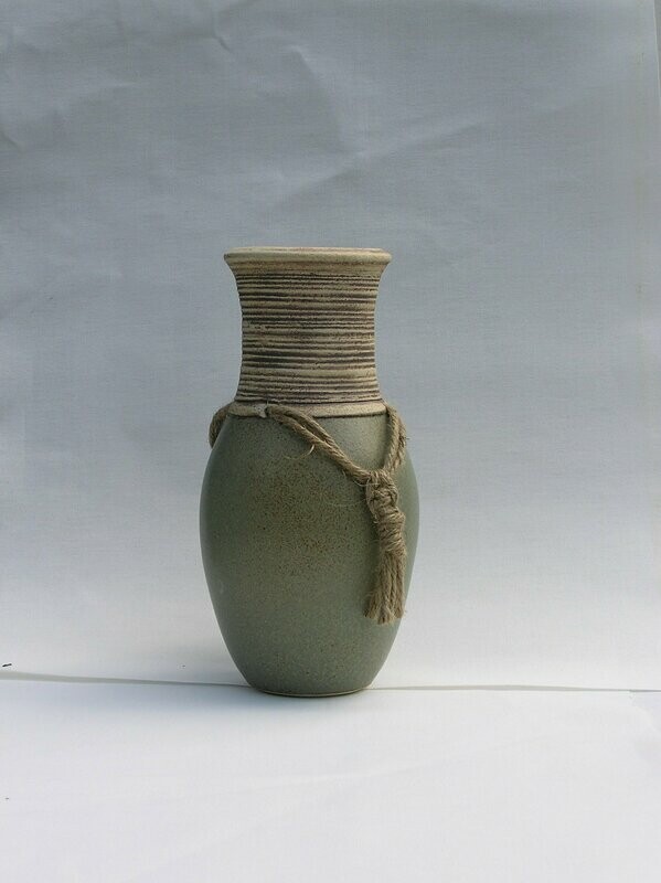 Vase Griff aus Hanfschnur