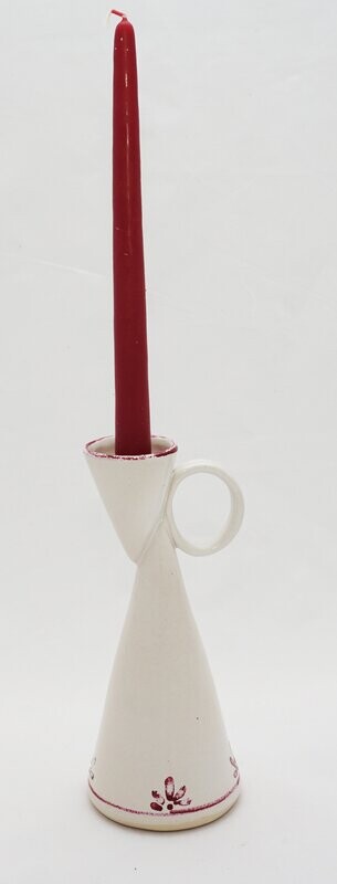 Kerzenständer mit weißer Glasur und weinroter Inglasur-Malerei
Höhe etwa 19-23 cm