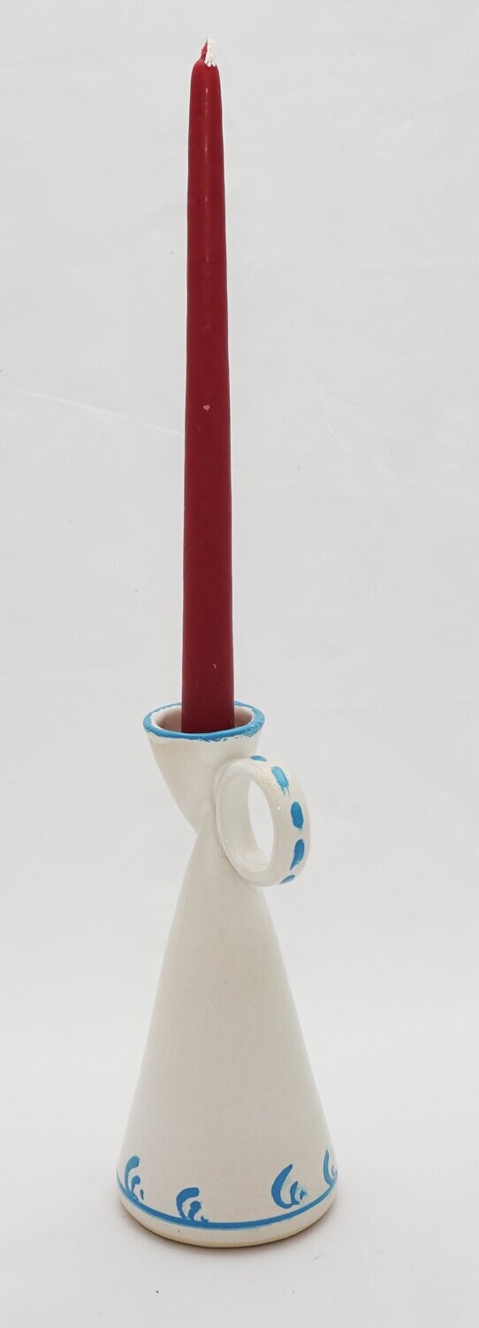Kerzenständer mit weißer Glasur und Inglasurmalerei
Höhe etwa 19-23 cm