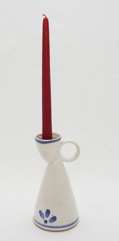 Kerzenständer mit weißer Glasur und Inglasurmalerei
Höhe etwa 19-23 cm