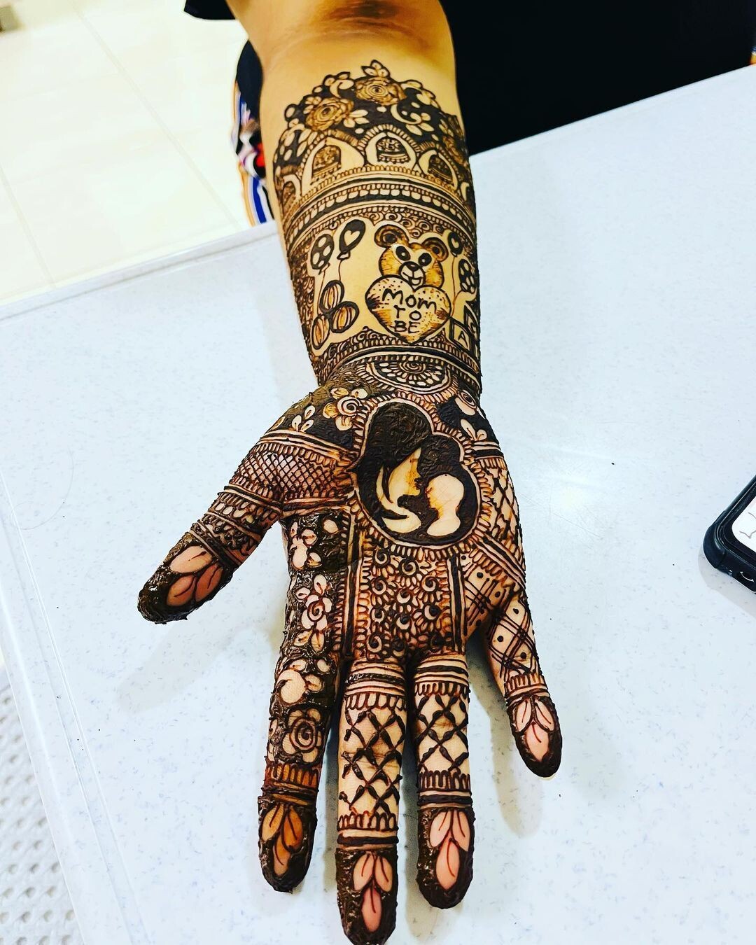 LAVY MEHNDI (Klang)
