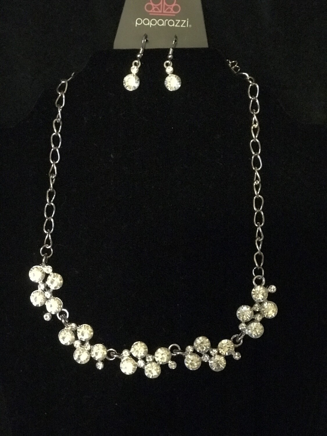 Silver diamonds necklace