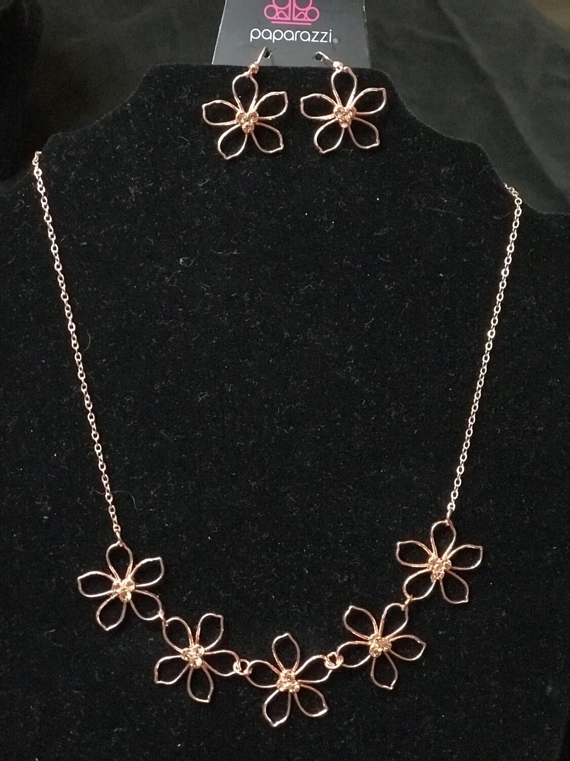 Rose gold flower necklace